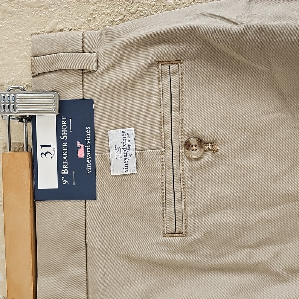 Vineyard Vines Breaker Shorts. - Picture 9 of 9